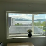 Veien Til Senja 아파트 핀스네스
