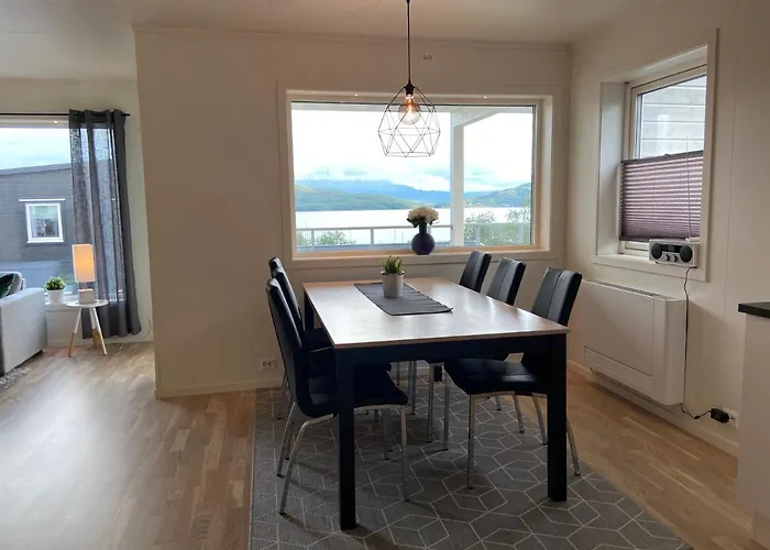 Veien Til Senja * Finnsnes